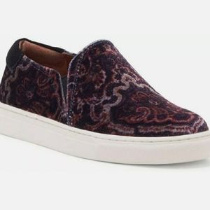 Lucky Brand Lupa Velvet Sneakers